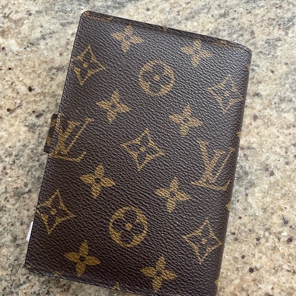 Louis Vuitton PM agenda with accessories - Picture 2 of 7